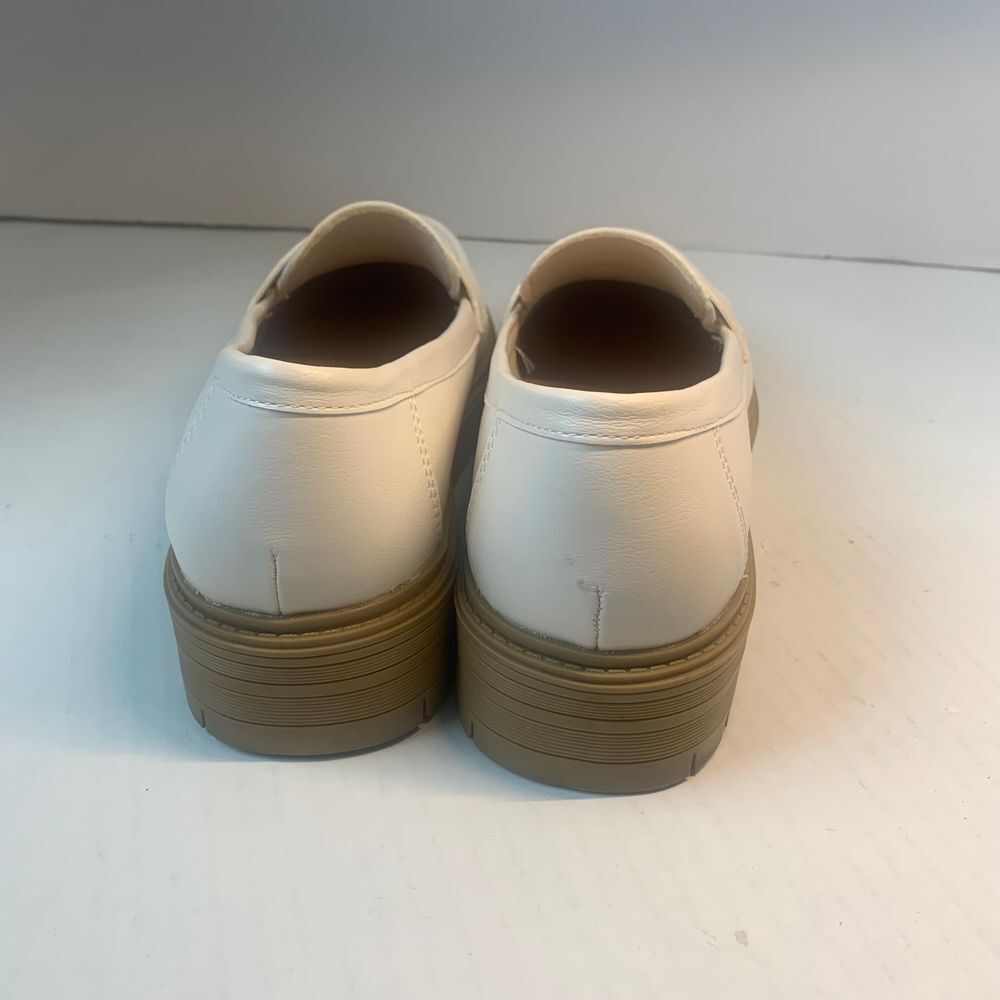 Seychelles Comfort Lug Sole Faux Leather Cream Loafers Size 9 - Picture 4 of 8